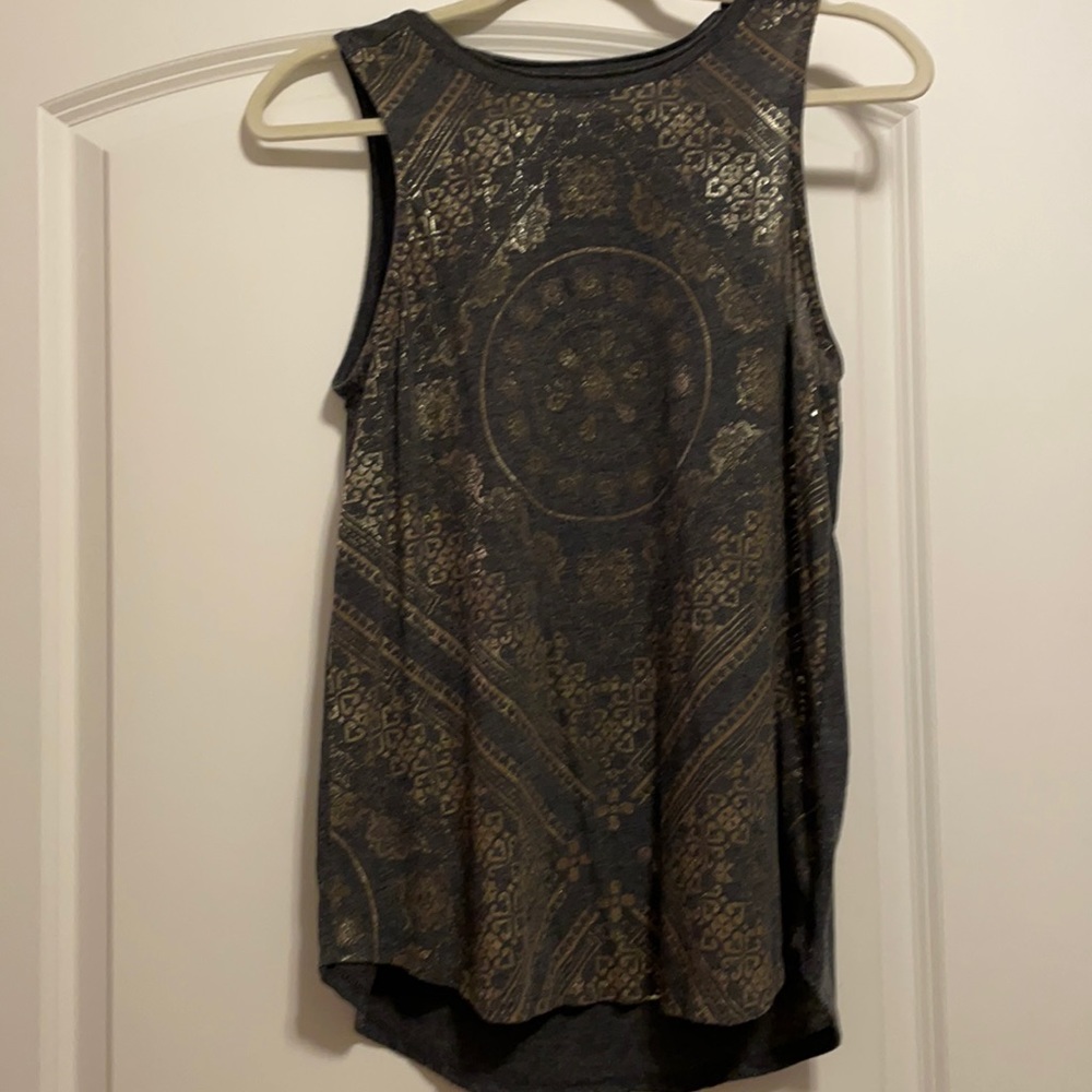 Lucky brand. Cute tank top. Grey. Size M.